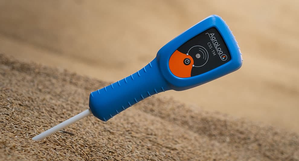 The AgroLog moisture and temperature probe sits in the grain and automatically transmits data via the GSM network.