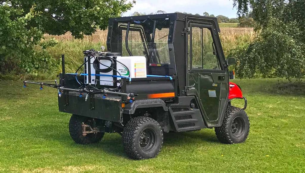 compact demount sprayer for UTV