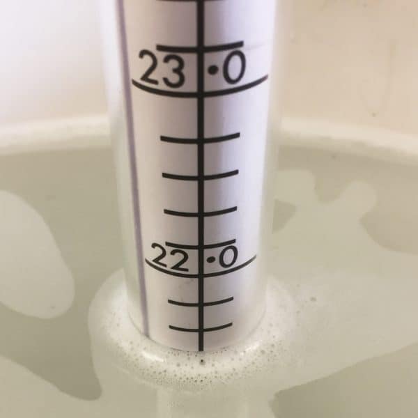 Zeal manual hydrometer takes dry matter readings in water